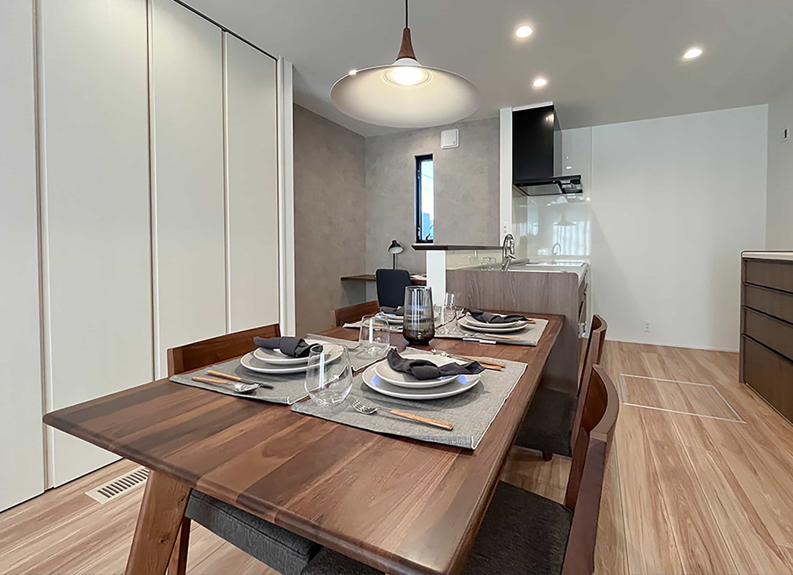 No.11／ダイニング（2025年8月撮影）